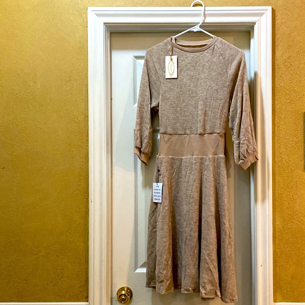 Brand new Joyfolie Taupe dress Size M super soft